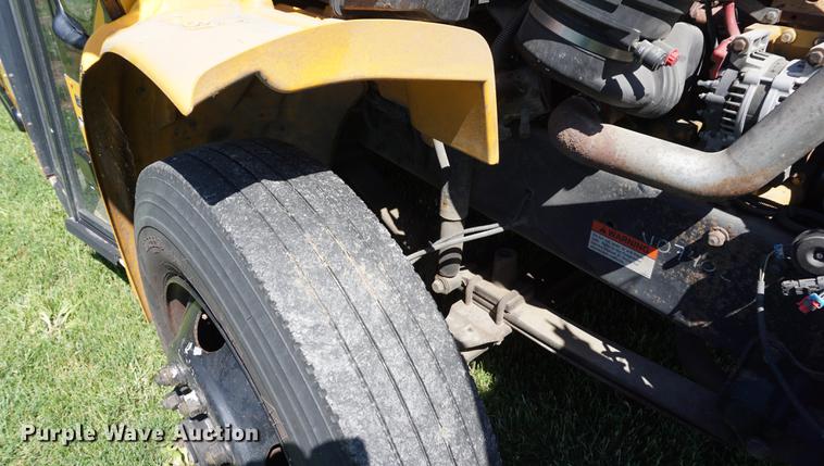 image for item DB6022 2006 Thomas B2 school bus