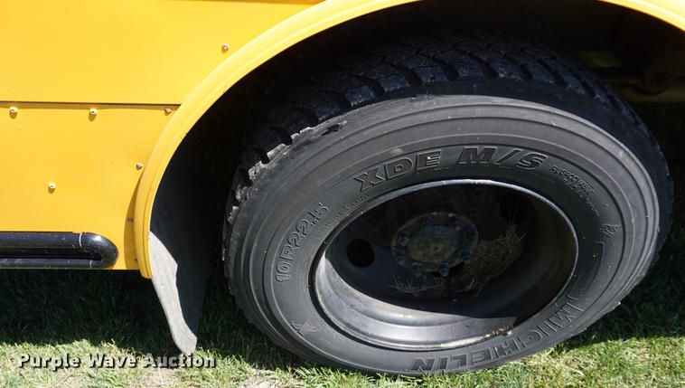 image for item DB6022 2006 Thomas B2 school bus