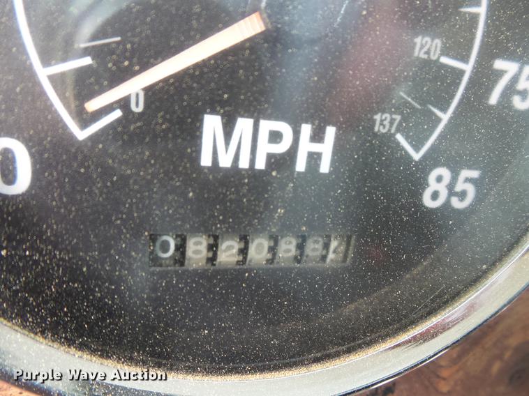 image for item DC4703 1998 International 9400 semi truck