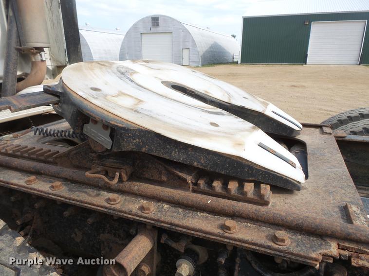 image for item DC4703 1998 International 9400 semi truck