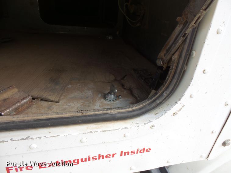 image for item DC4703 1998 International 9400 semi truck