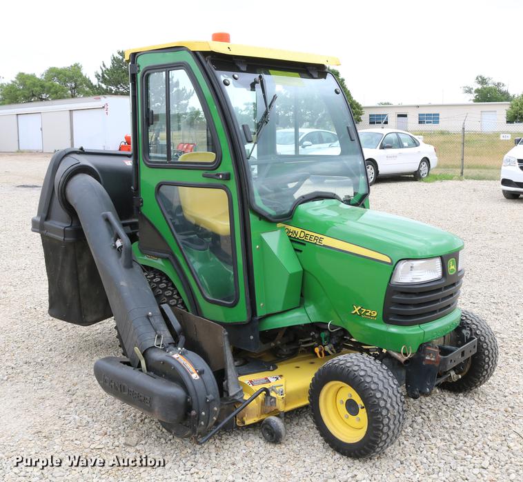 image for item DC7523 John Deere X729 Ultimate lawn mower