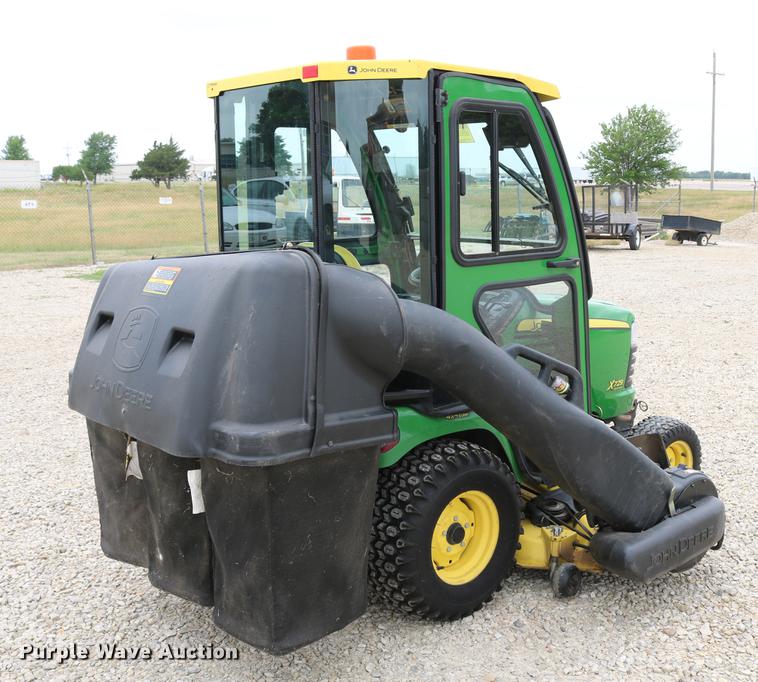 image for item DC7523 John Deere X729 Ultimate lawn mower