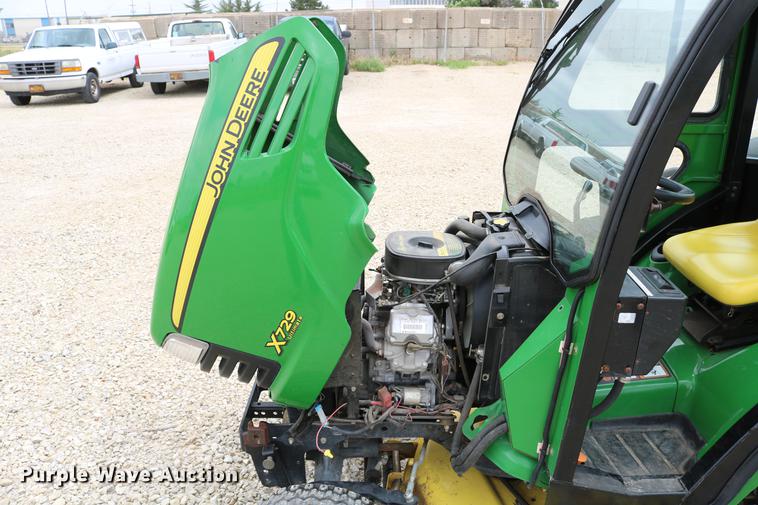 image for item DC7523 John Deere X729 Ultimate lawn mower