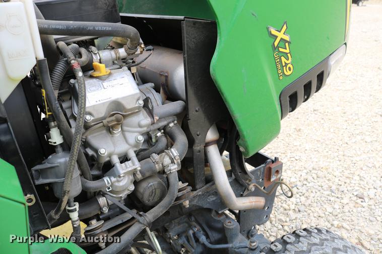 image for item DC7523 John Deere X729 Ultimate lawn mower
