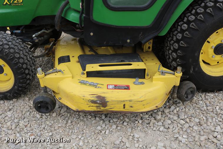 image for item DC7523 John Deere X729 Ultimate lawn mower