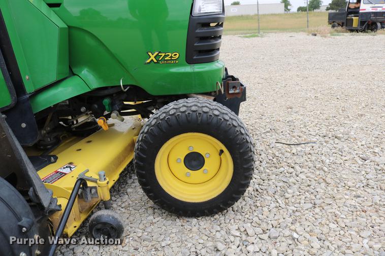 image for item DC7523 John Deere X729 Ultimate lawn mower