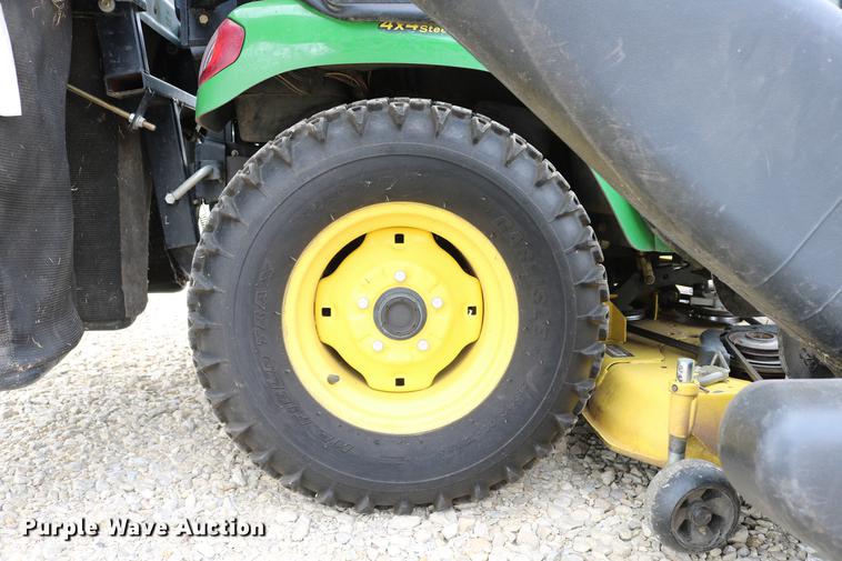 image for item DC7523 John Deere X729 Ultimate lawn mower