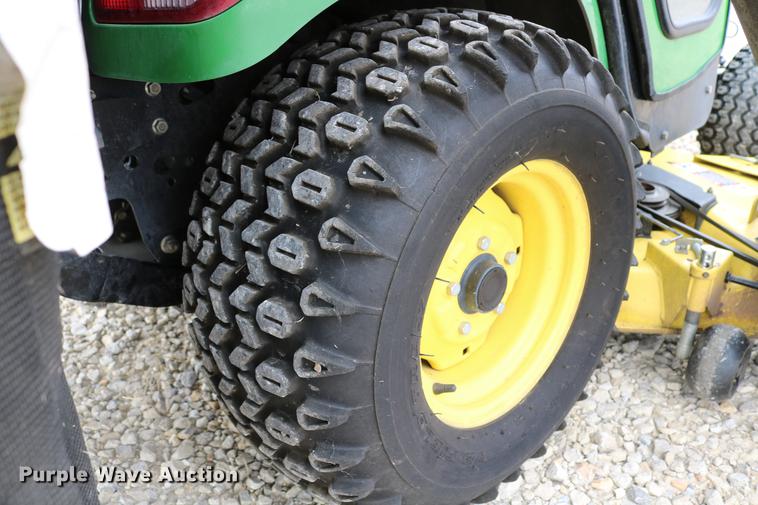 image for item DC7523 John Deere X729 Ultimate lawn mower