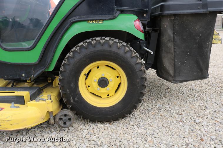 image for item DC7523 John Deere X729 Ultimate lawn mower