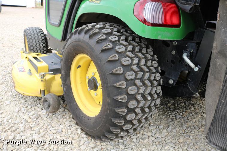 image for item DC7523 John Deere X729 Ultimate lawn mower