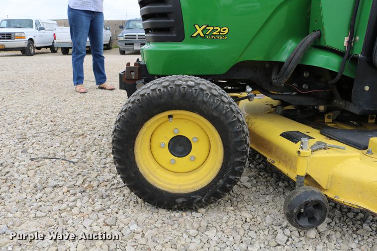 image for item DC7523 John Deere X729 Ultimate lawn mower