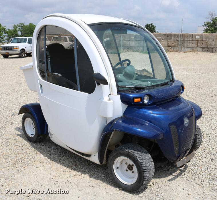 image for item DC7525 2001 Global Electric Motorcars E825 electric car