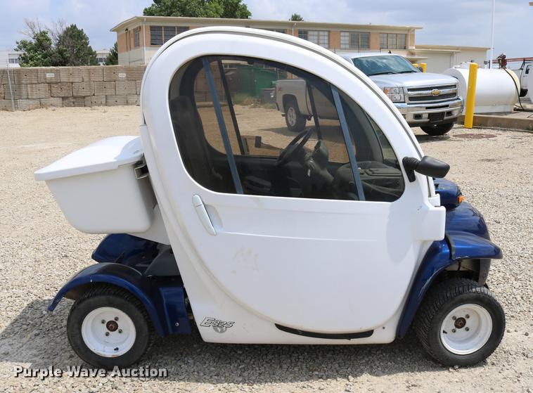 image for item DC7525 2001 Global Electric Motorcars E825 electric car