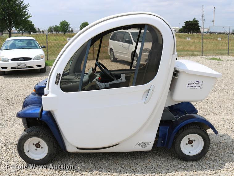 image for item DC7525 2001 Global Electric Motorcars E825 electric car