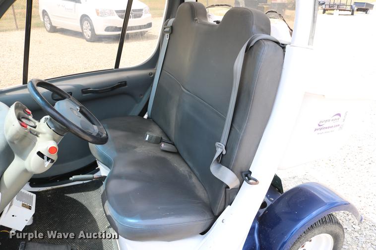 image for item DC7525 2001 Global Electric Motorcars E825 electric car