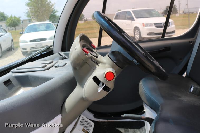 image for item DC7525 2001 Global Electric Motorcars E825 electric car