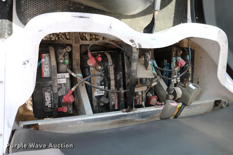 image for item DC7525 2001 Global Electric Motorcars E825 electric car