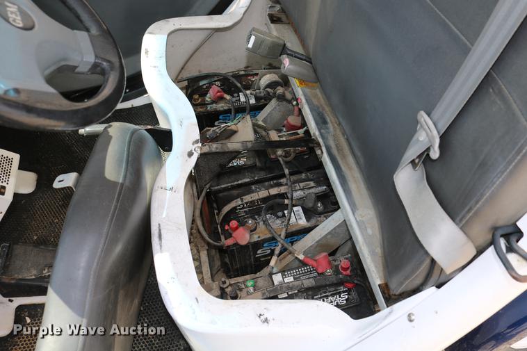 image for item DC7525 2001 Global Electric Motorcars E825 electric car