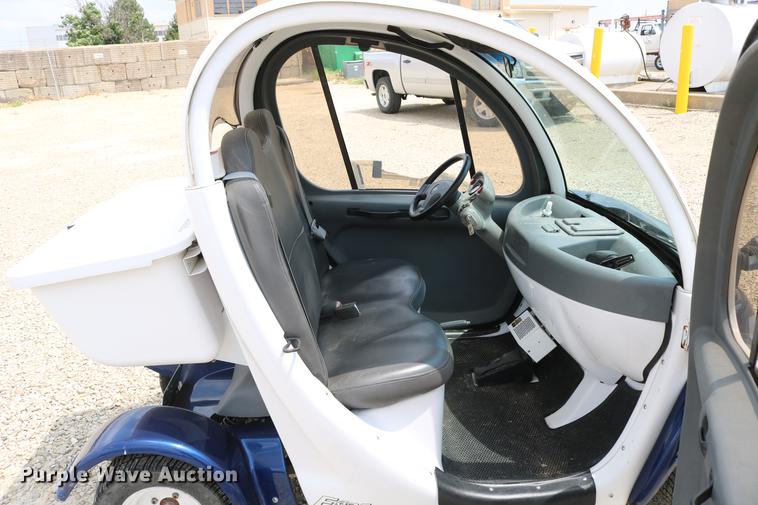 image for item DC7525 2001 Global Electric Motorcars E825 electric car