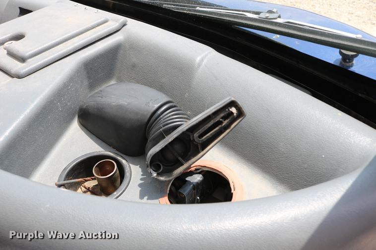 image for item DC7525 2001 Global Electric Motorcars E825 electric car