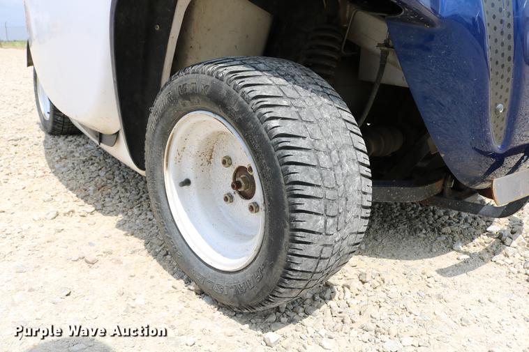 image for item DC7525 2001 Global Electric Motorcars E825 electric car