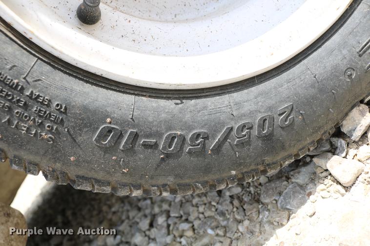 image for item DC7525 2001 Global Electric Motorcars E825 electric car