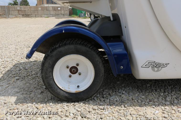 image for item DC7525 2001 Global Electric Motorcars E825 electric car