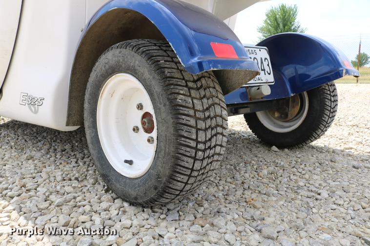 image for item DC7525 2001 Global Electric Motorcars E825 electric car