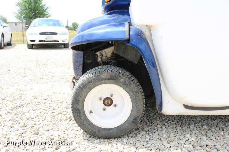 image for item DC7525 2001 Global Electric Motorcars E825 electric car