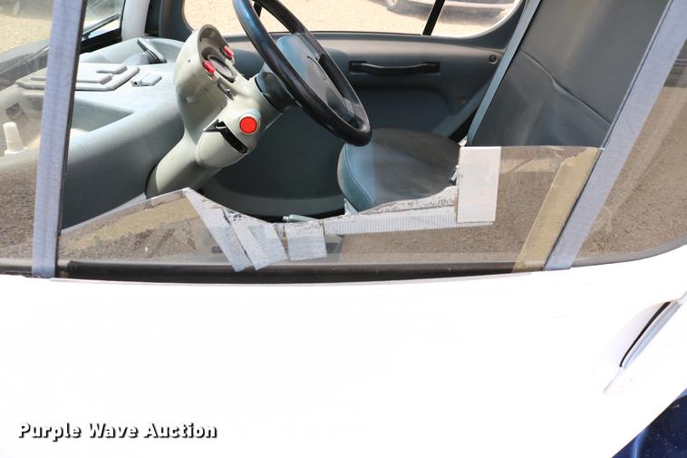 image for item DC7525 2001 Global Electric Motorcars E825 electric car