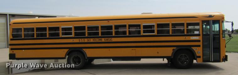 image for item DD5714 1995 Blue Bird TC2000 school bus