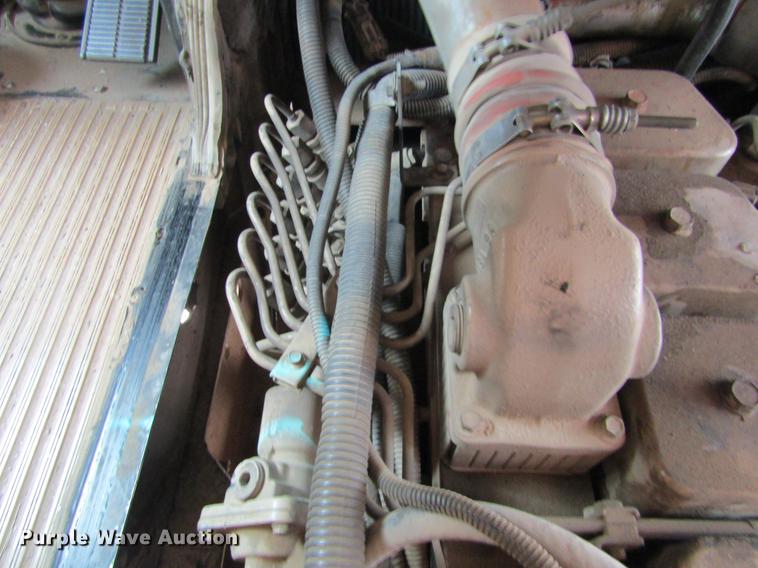 image for item DD5714 1995 Blue Bird TC2000 school bus