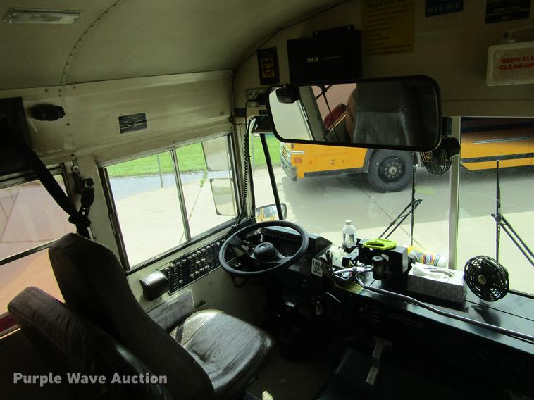 image for item DD5714 1995 Blue Bird TC2000 school bus