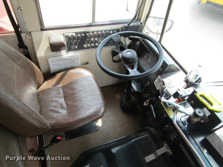 image for item DD5714 1995 Blue Bird TC2000 school bus