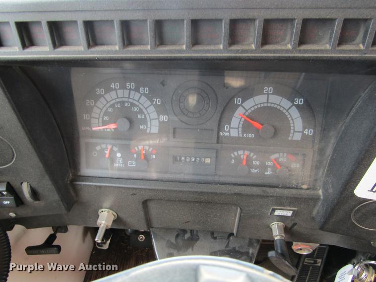 image for item DD5714 1995 Blue Bird TC2000 school bus