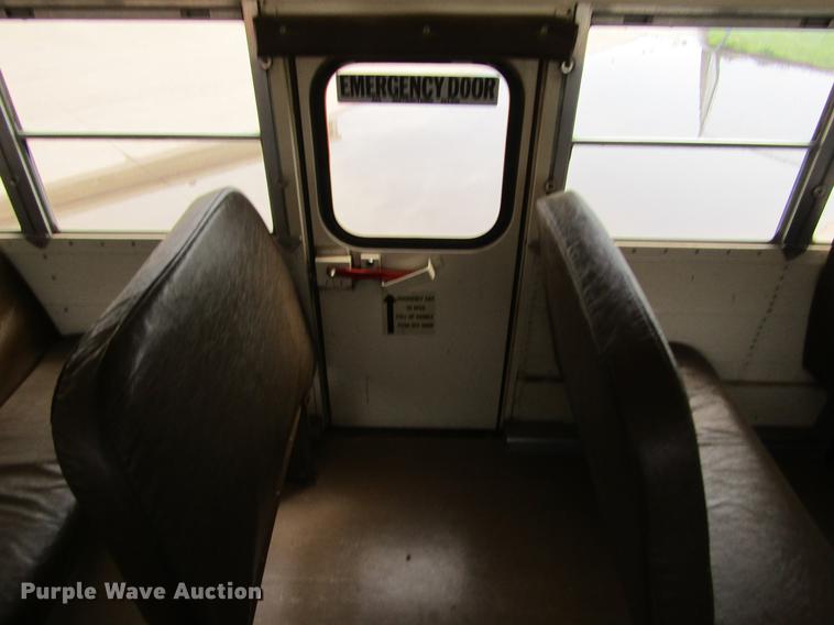 image for item DD5714 1995 Blue Bird TC2000 school bus