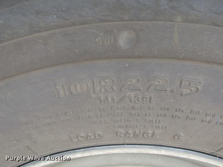 image for item DD5714 1995 Blue Bird TC2000 school bus