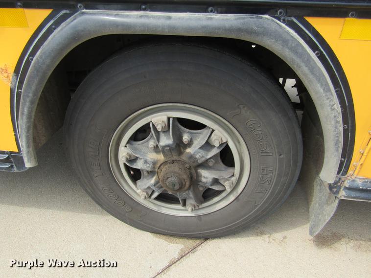 image for item DD5714 1995 Blue Bird TC2000 school bus