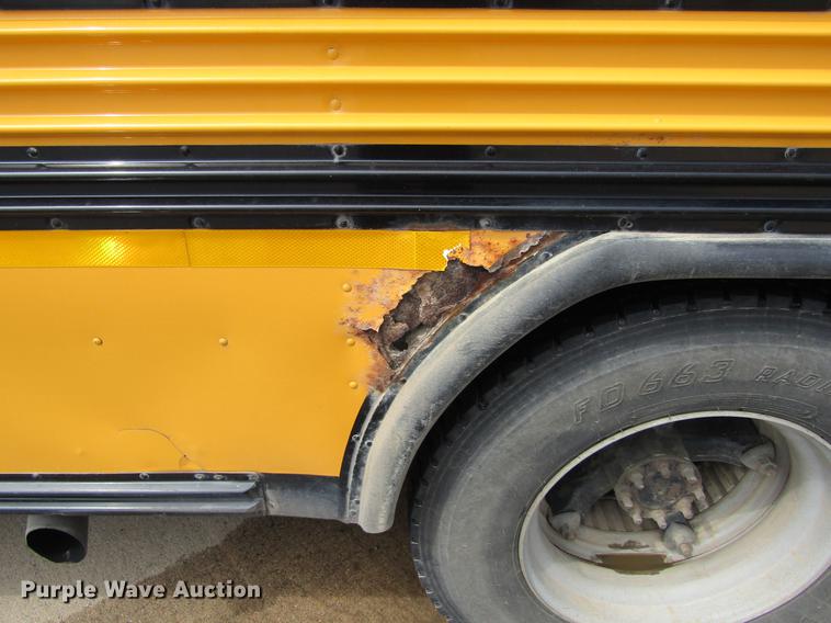 image for item DD5714 1995 Blue Bird TC2000 school bus