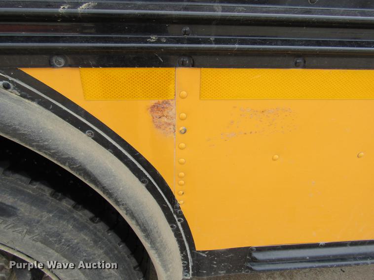 image for item DD5714 1995 Blue Bird TC2000 school bus