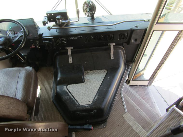 image for item DD5727 1993 Blue Bird TC2000 school bus