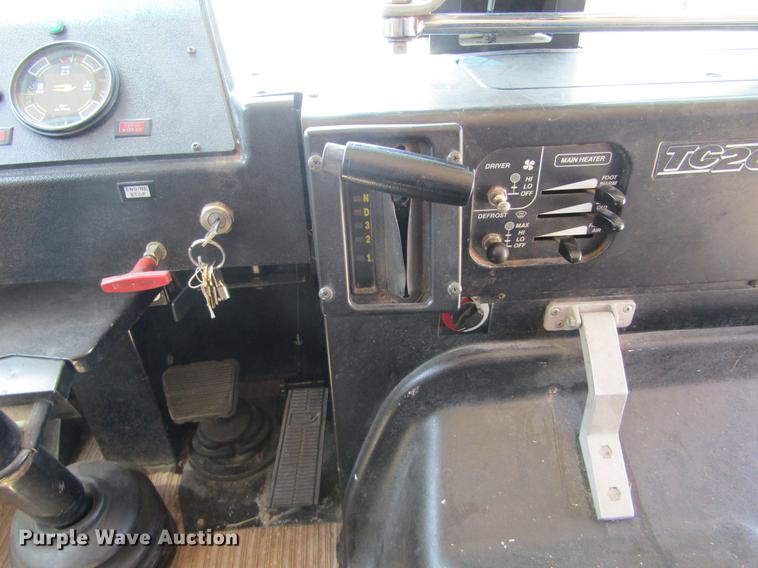 image for item DD5727 1993 Blue Bird TC2000 school bus