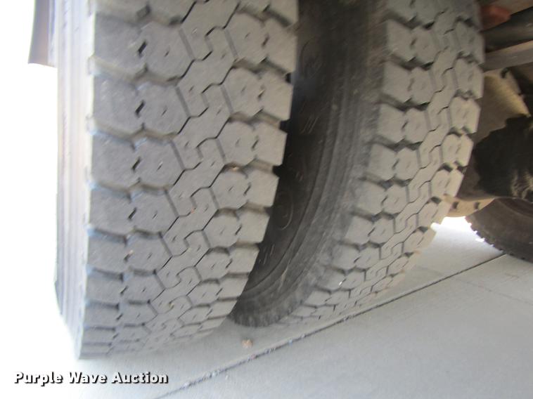 image for item DD5727 1993 Blue Bird TC2000 school bus