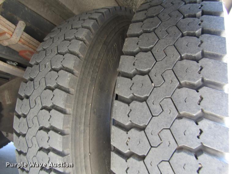 image for item DD5727 1993 Blue Bird TC2000 school bus