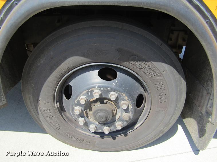 image for item DD5727 1993 Blue Bird TC2000 school bus