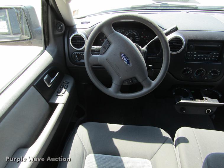 image for item DD5728 2003 Ford Expedition XLT SUV