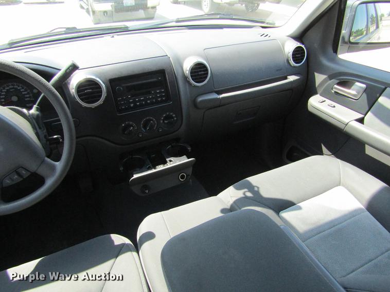 image for item DD5728 2003 Ford Expedition XLT SUV