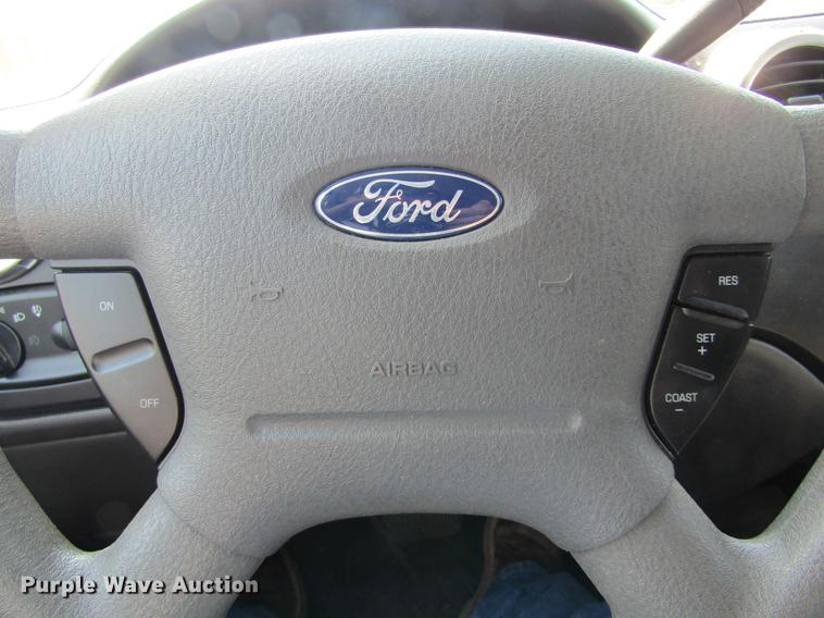 image for item DD5728 2003 Ford Expedition XLT SUV