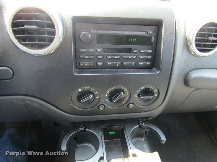 image for item DD5728 2003 Ford Expedition XLT SUV
